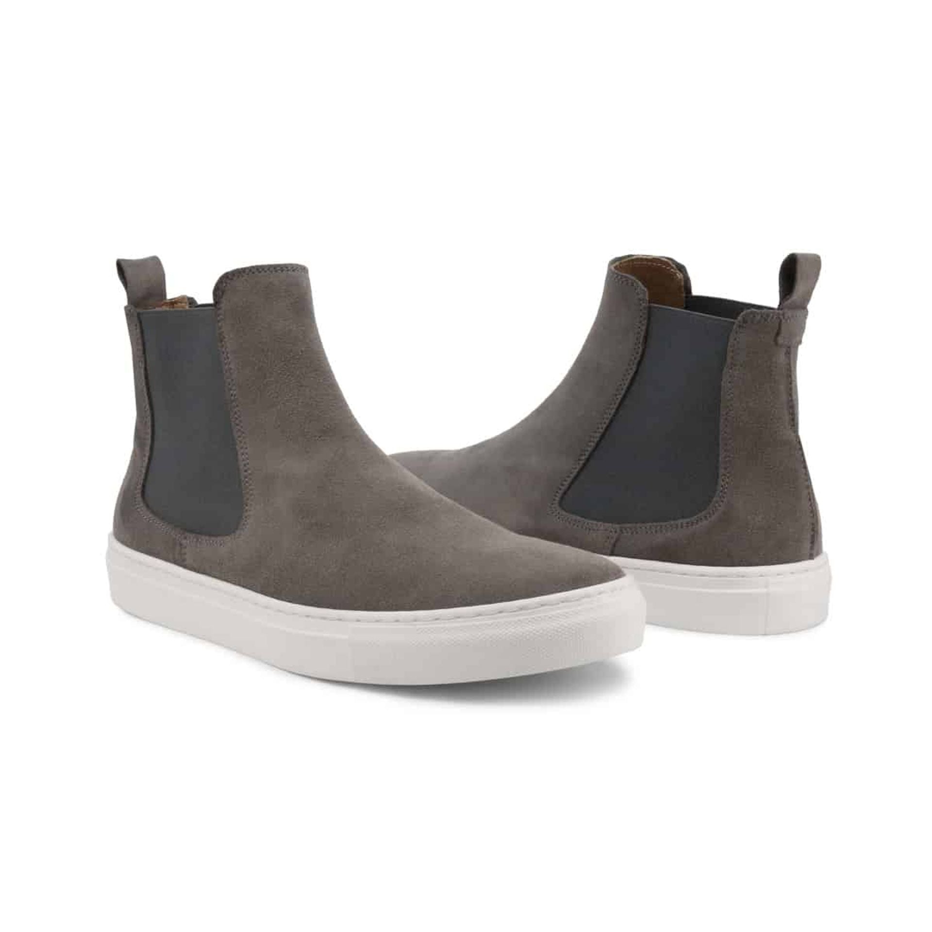 Nicolò - Camoscio grigio