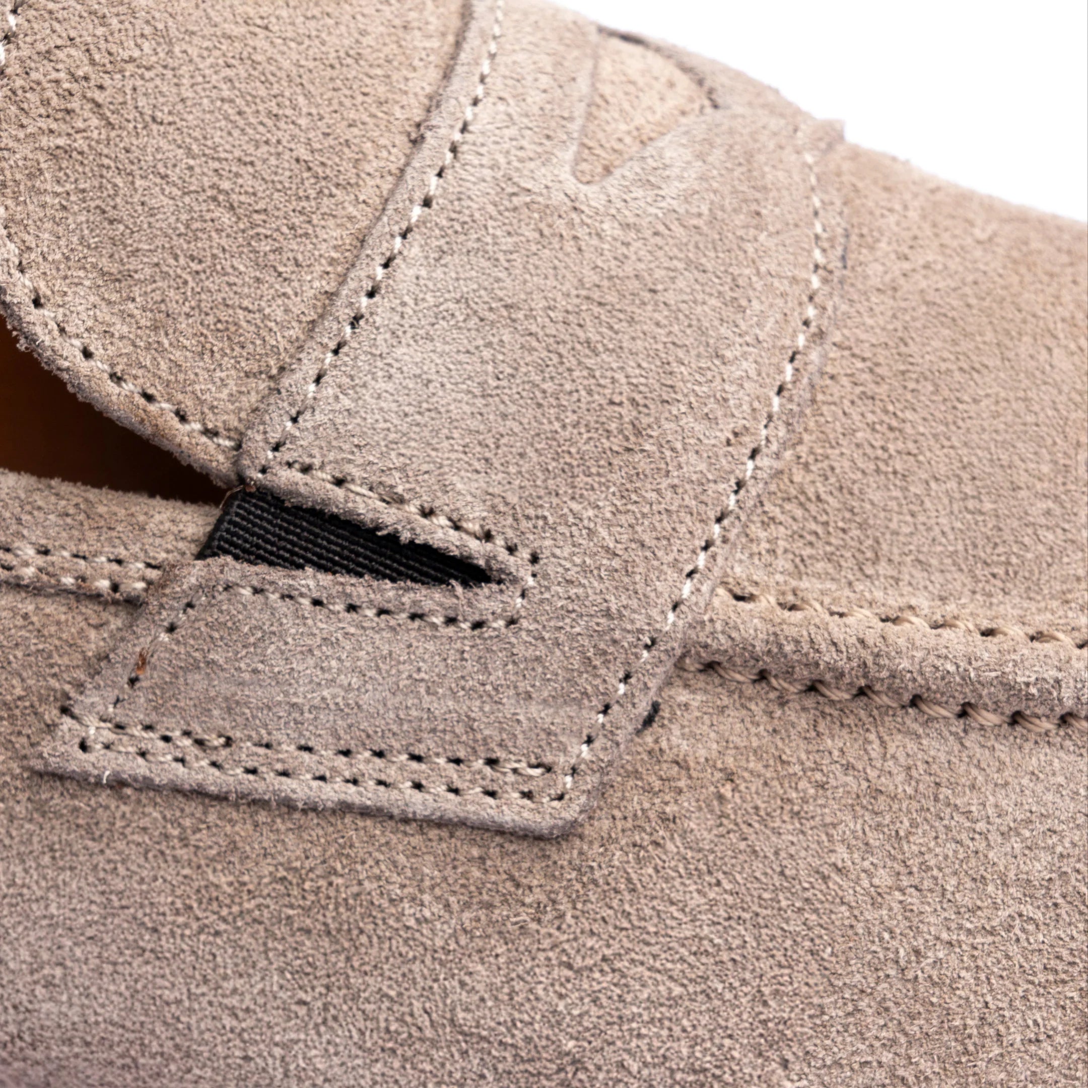 Mocassini in camoscio beige - Leone - Made in Italy dettaglio tomaia