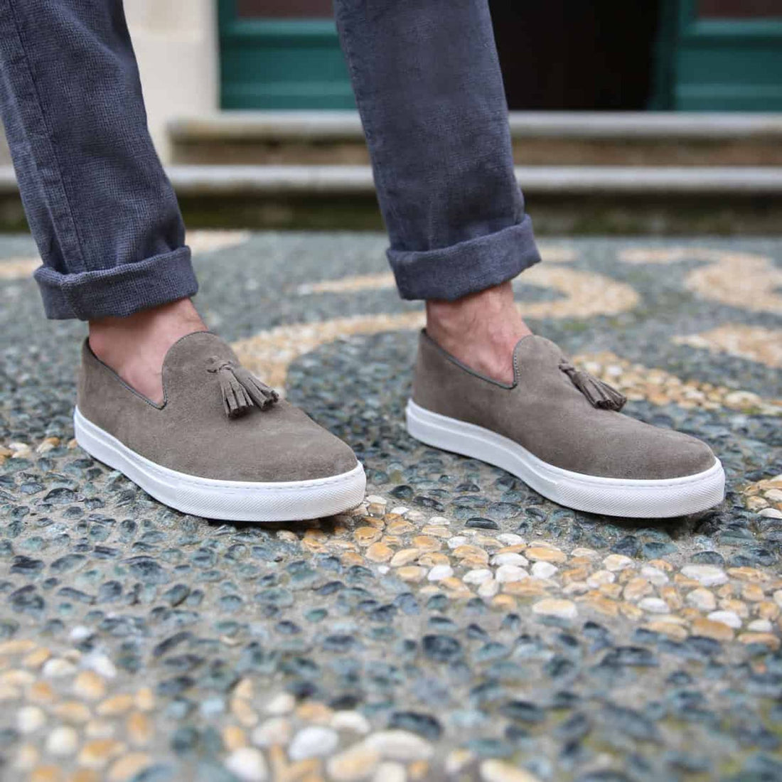 Slip on mocassini camoscio tortora e suola bianca  Duca di Morrone