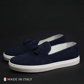 Mocassini con nappine in camoscio Blu e suola bianca - DIEGO