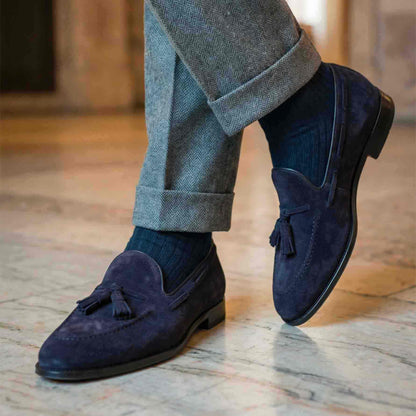 mocassini-uomo-camoscio-bly-con-nappine-made-in-italy-indossato