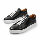 sneakers-pelle-uomo-nero-suola-bianca-paio